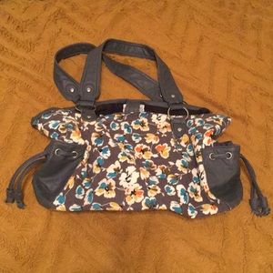 Floral shoulder bag